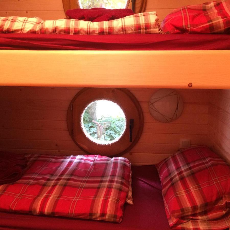 Chambres D'Hotes Et Roulotte Au Bonheur Du Parc Le Breuil  Buitenkant foto