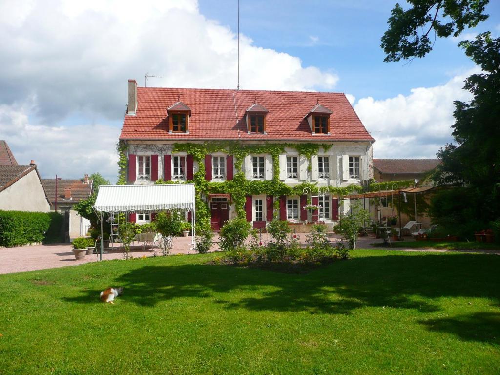 Chambres D'Hotes Et Roulotte Au Bonheur Du Parc Le Breuil  Buitenkant foto