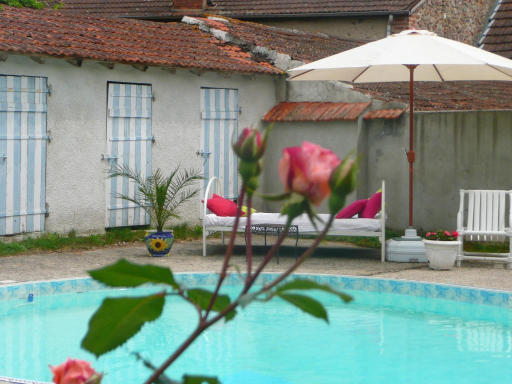 Chambres D'Hotes Et Roulotte Au Bonheur Du Parc Le Breuil  Buitenkant foto