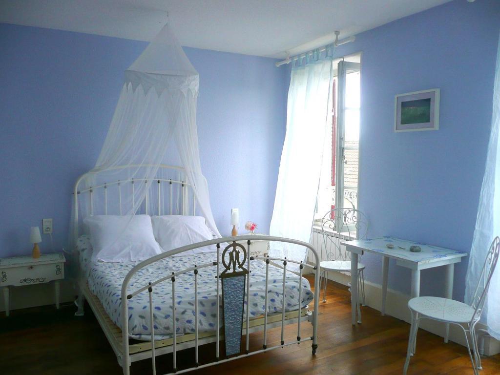 Chambres D'Hotes Et Roulotte Au Bonheur Du Parc Le Breuil  Kamer foto