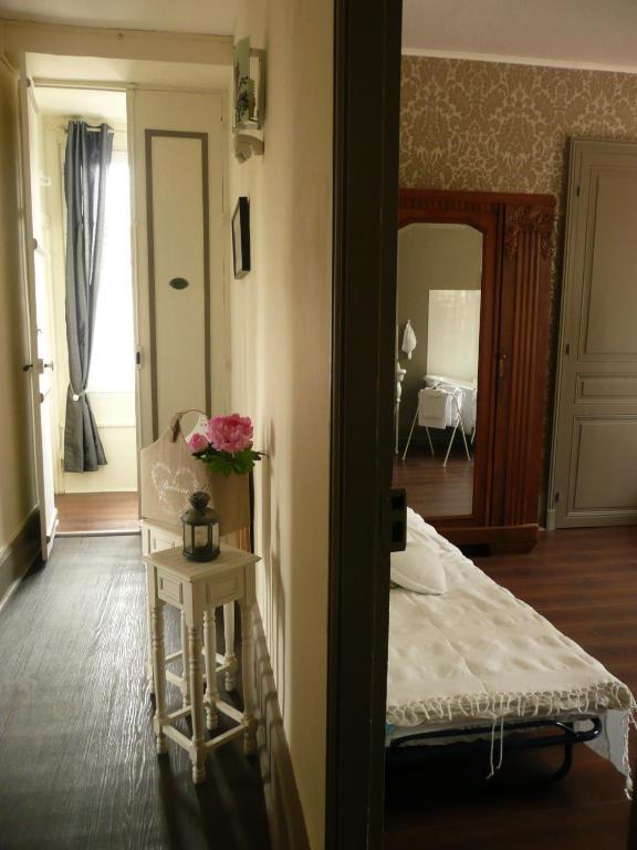 Chambres D'Hotes Et Roulotte Au Bonheur Du Parc Le Breuil  Kamer foto