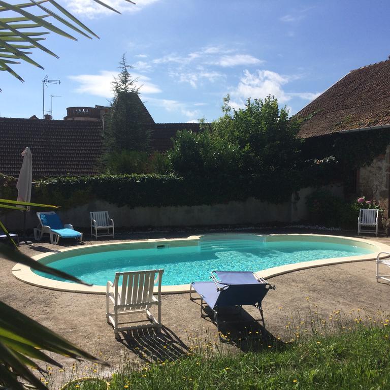 Chambres D'Hotes Et Roulotte Au Bonheur Du Parc Le Breuil  Buitenkant foto