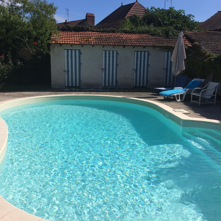Chambres D'Hotes Et Roulotte Au Bonheur Du Parc Le Breuil  Buitenkant foto