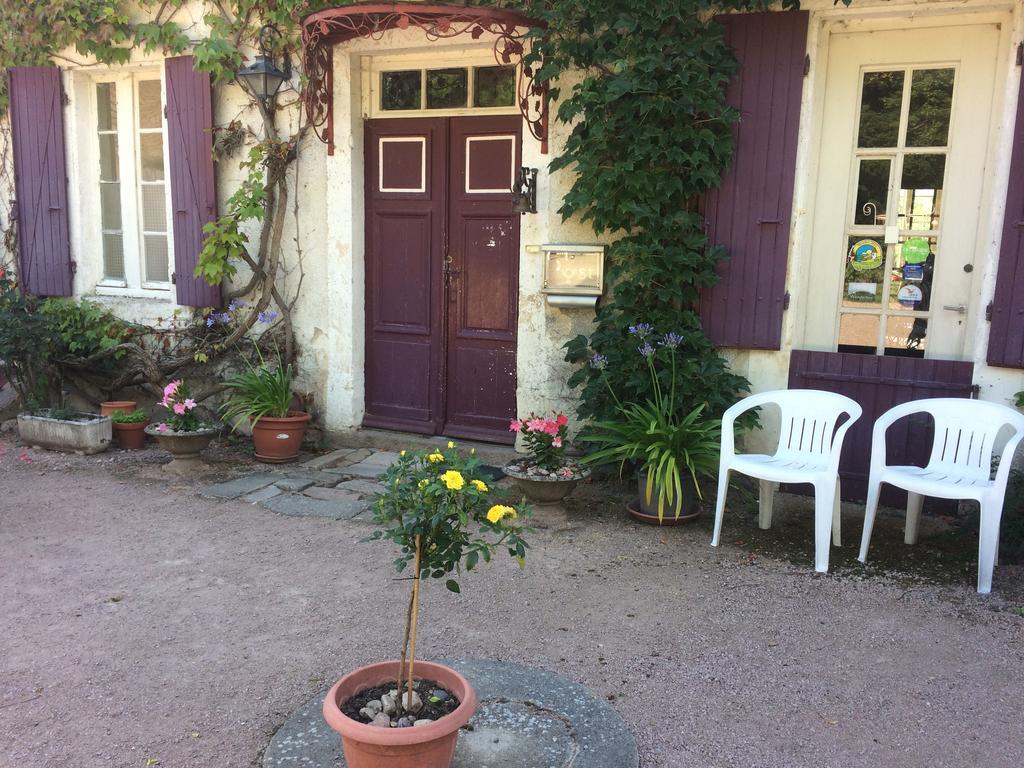 Chambres D'Hotes Et Roulotte Au Bonheur Du Parc Le Breuil  Buitenkant foto