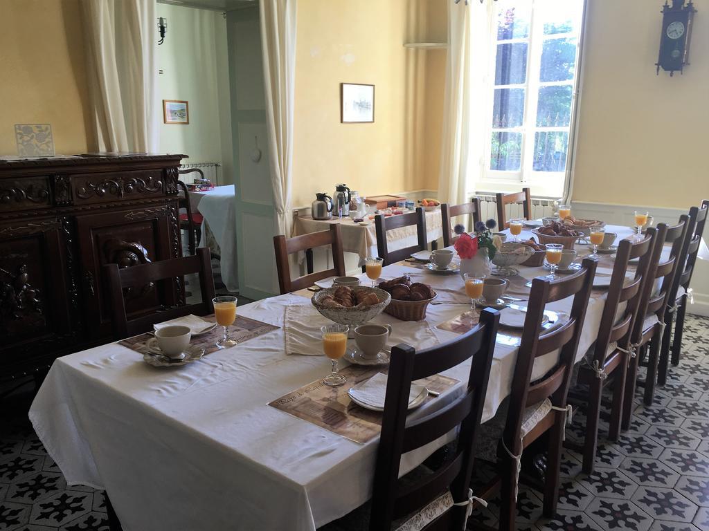 Chambres D'Hotes Et Roulotte Au Bonheur Du Parc Le Breuil  Buitenkant foto
