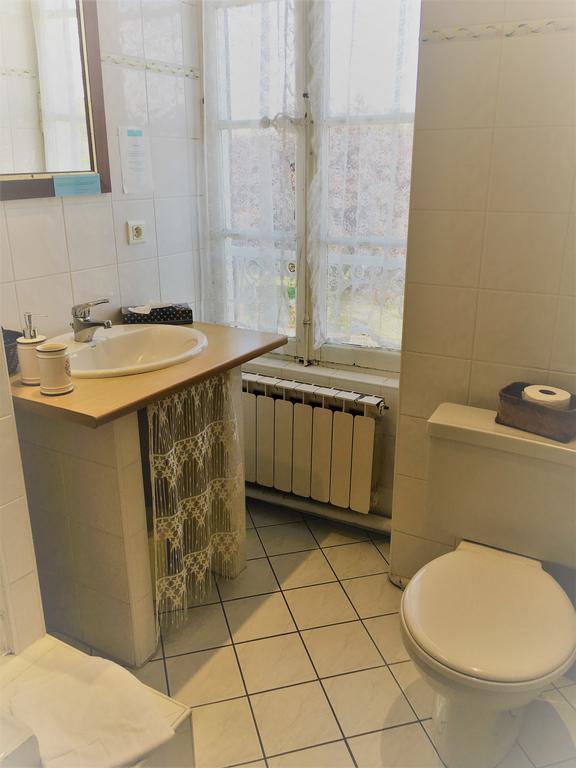 Chambres D'Hotes Et Roulotte Au Bonheur Du Parc Le Breuil  Buitenkant foto