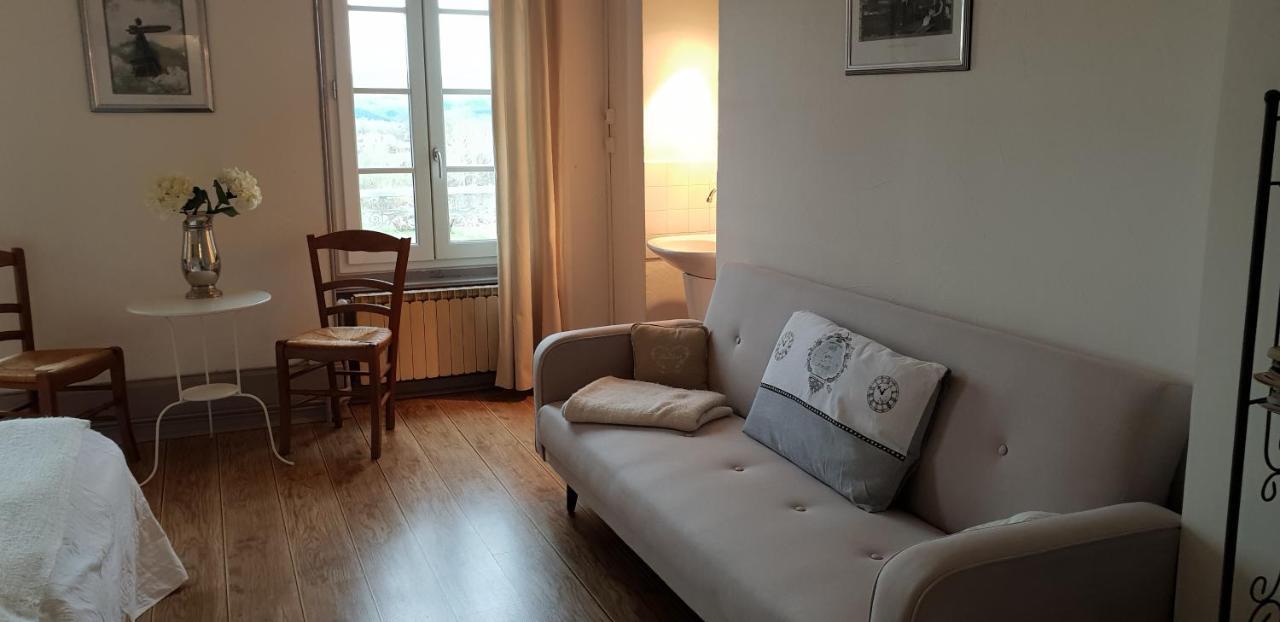Chambres D'Hotes Et Roulotte Au Bonheur Du Parc Le Breuil  Buitenkant foto