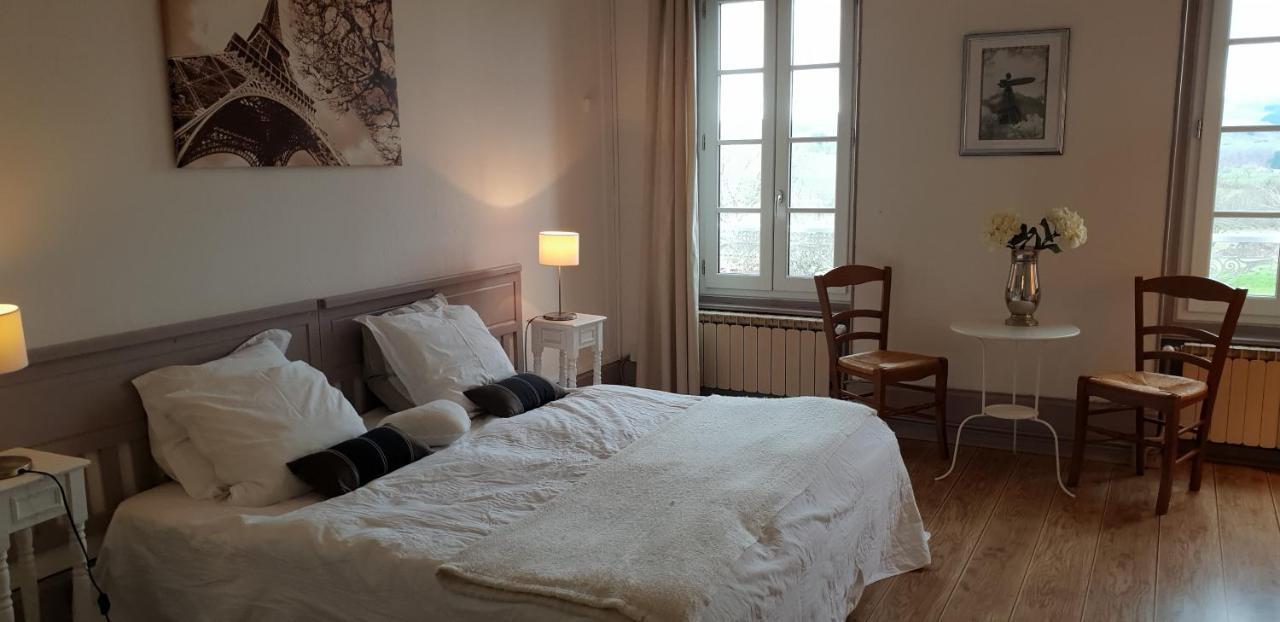Chambres D'Hotes Et Roulotte Au Bonheur Du Parc Le Breuil  Buitenkant foto