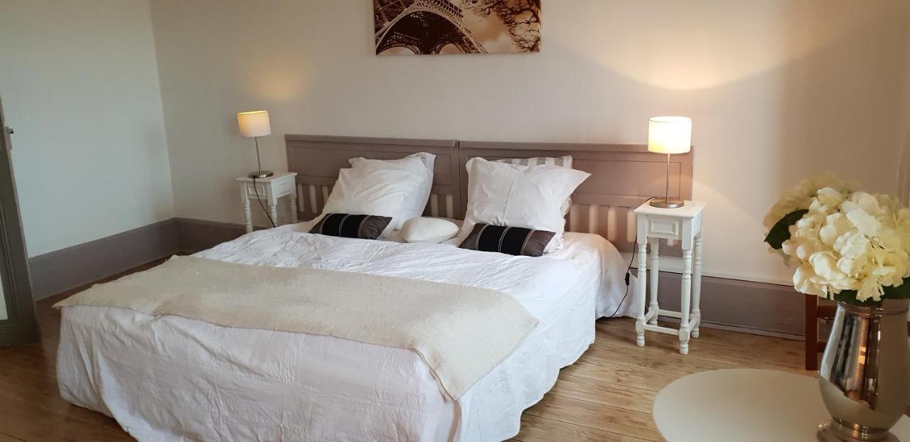 Chambres D'Hotes Et Roulotte Au Bonheur Du Parc Le Breuil  Buitenkant foto