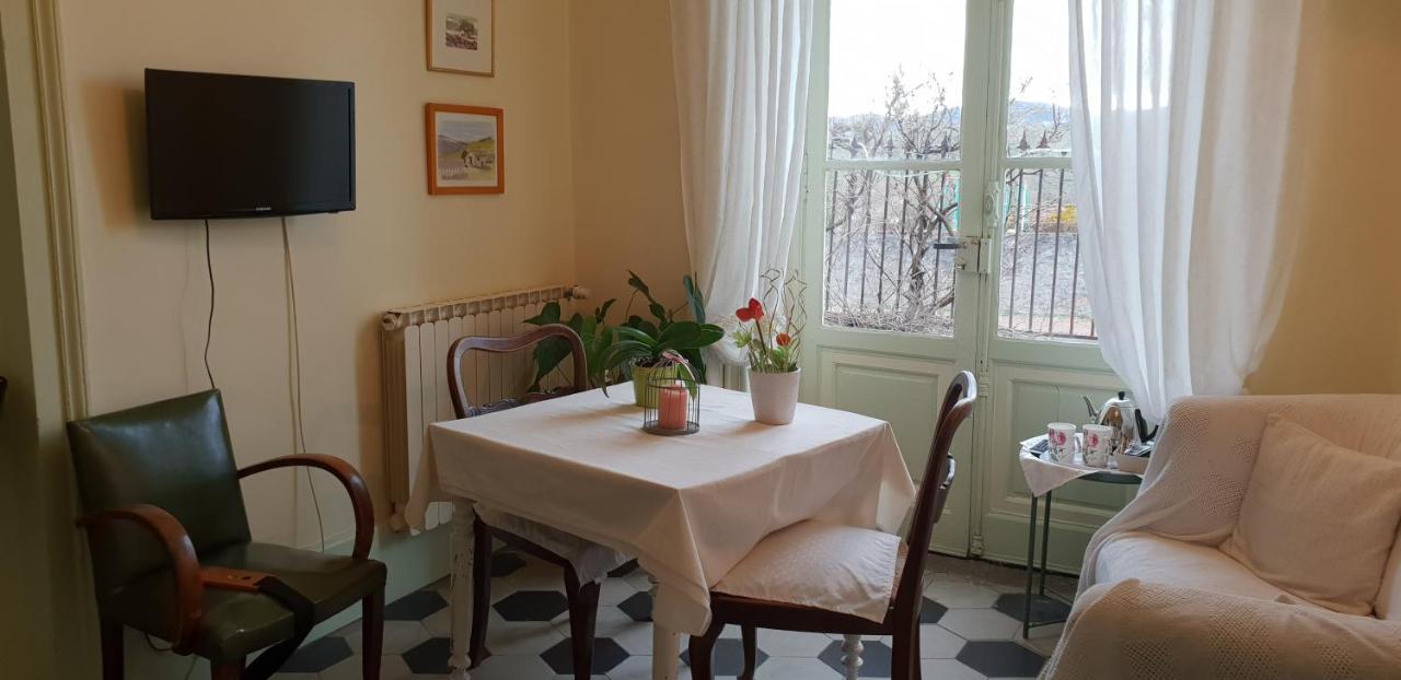 Chambres D'Hotes Et Roulotte Au Bonheur Du Parc Le Breuil  Buitenkant foto